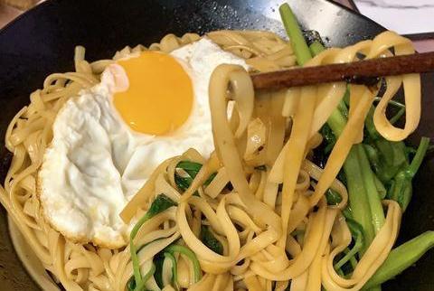 烧面条视频,家常美味尽在掌握