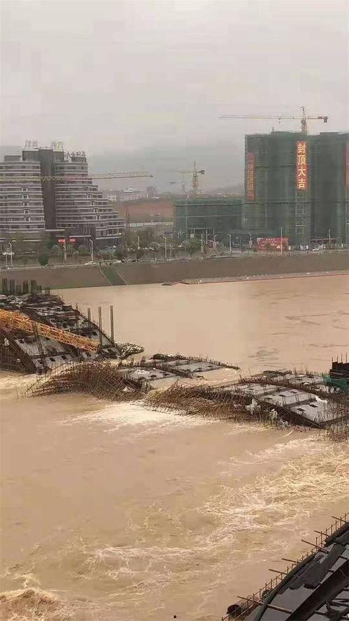 桥洪水视频,视频记录惊险救援全过程